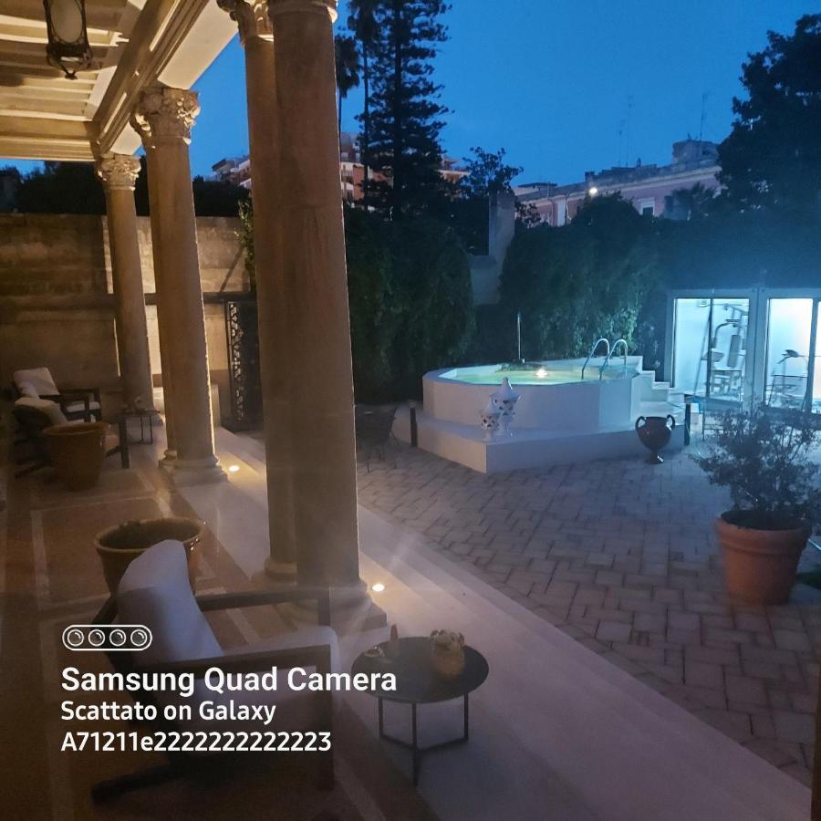 Dimora Charleston Lecce Parcheggio Privato In Loco Gratis Bed and Breakfast Eksteriør billede