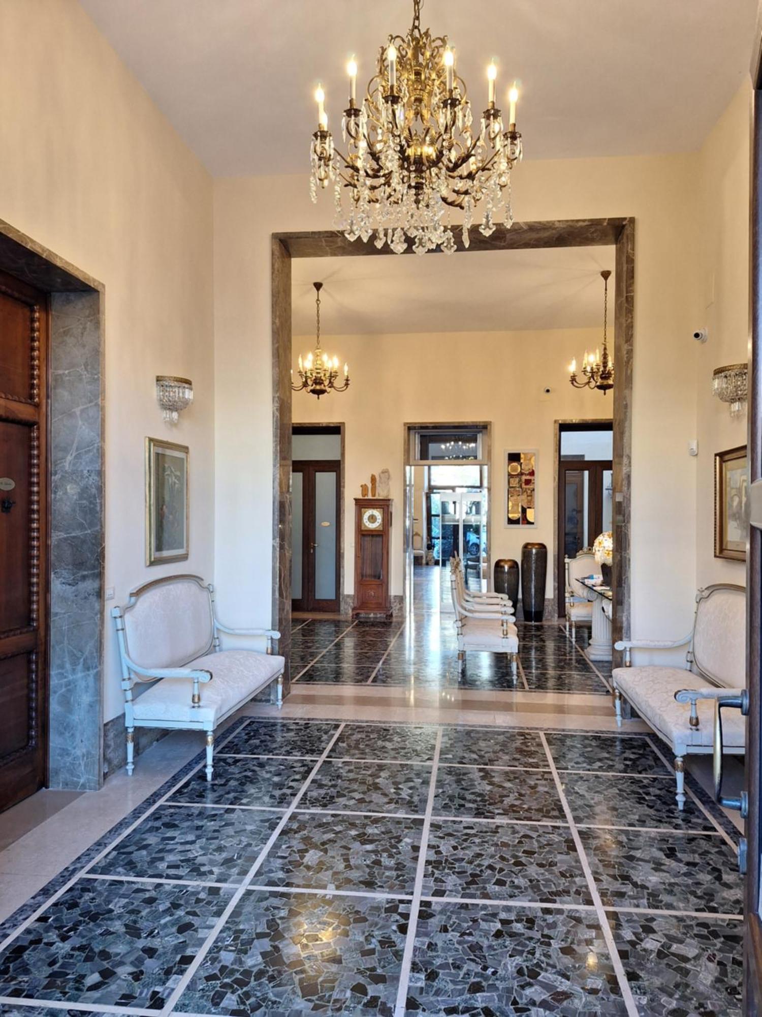 Dimora Charleston Lecce Parcheggio Privato In Loco Gratis Bed and Breakfast Eksteriør billede