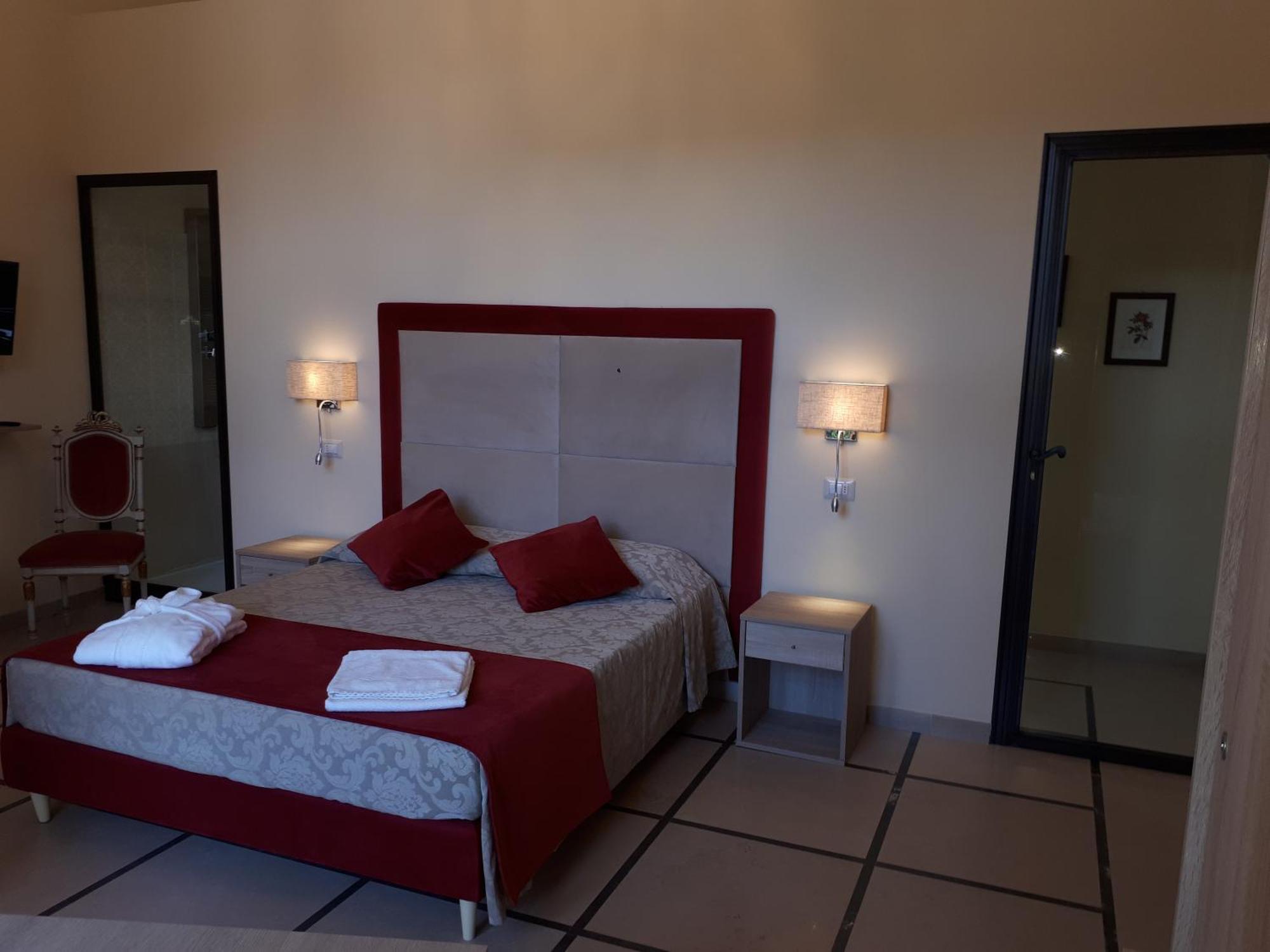 Dimora Charleston Lecce Parcheggio Privato In Loco Gratis Bed and Breakfast Værelse billede