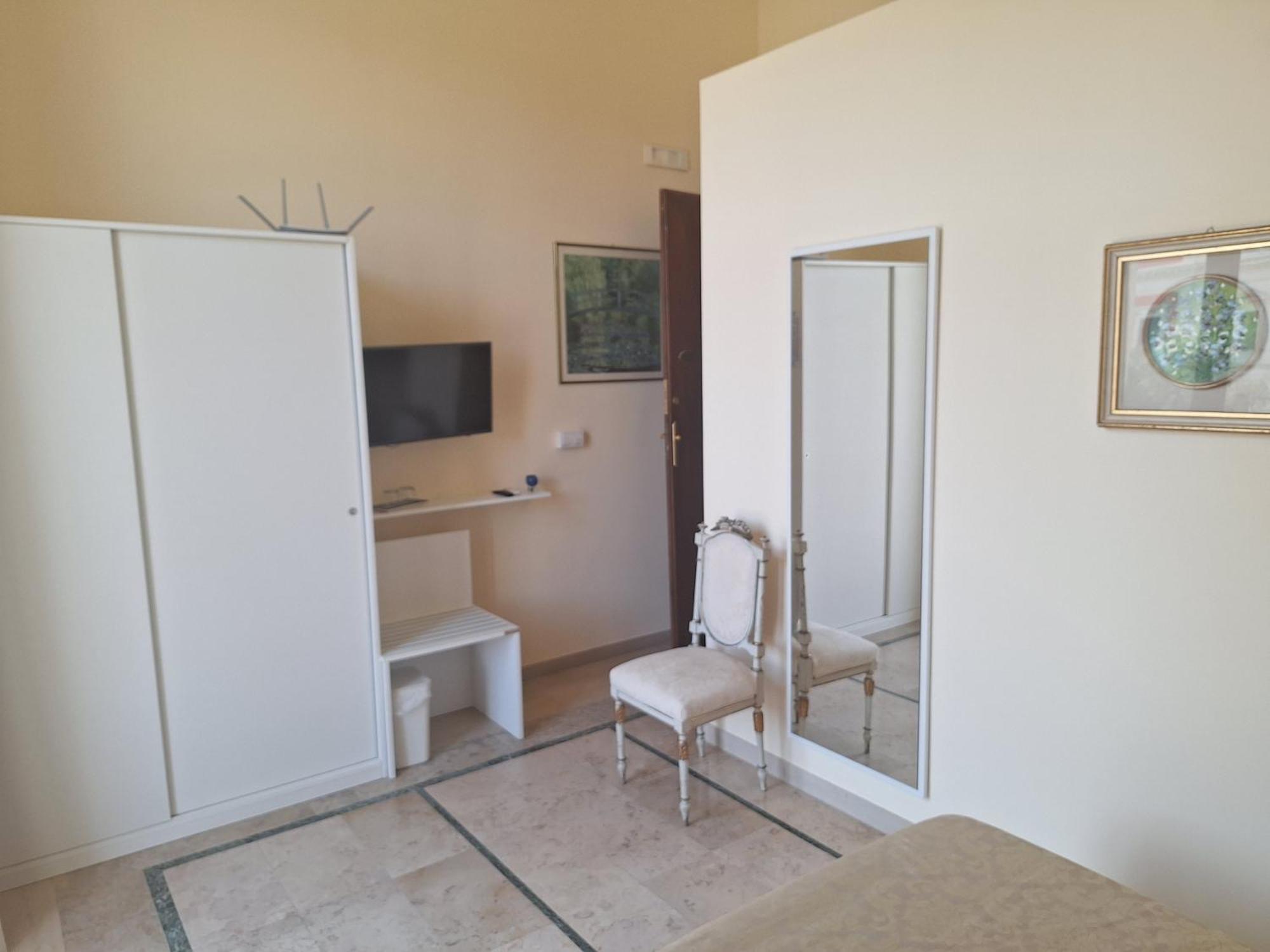 Dimora Charleston Lecce Parcheggio Privato In Loco Gratis Bed and Breakfast Værelse billede
